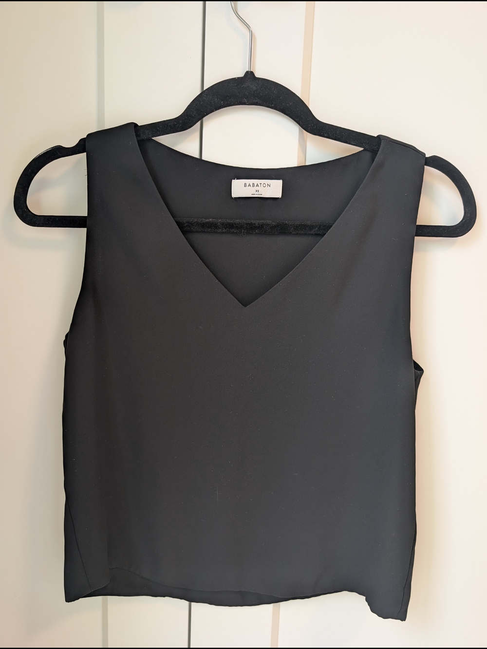 Babaton Black V-Neck Sleeveless Camisole